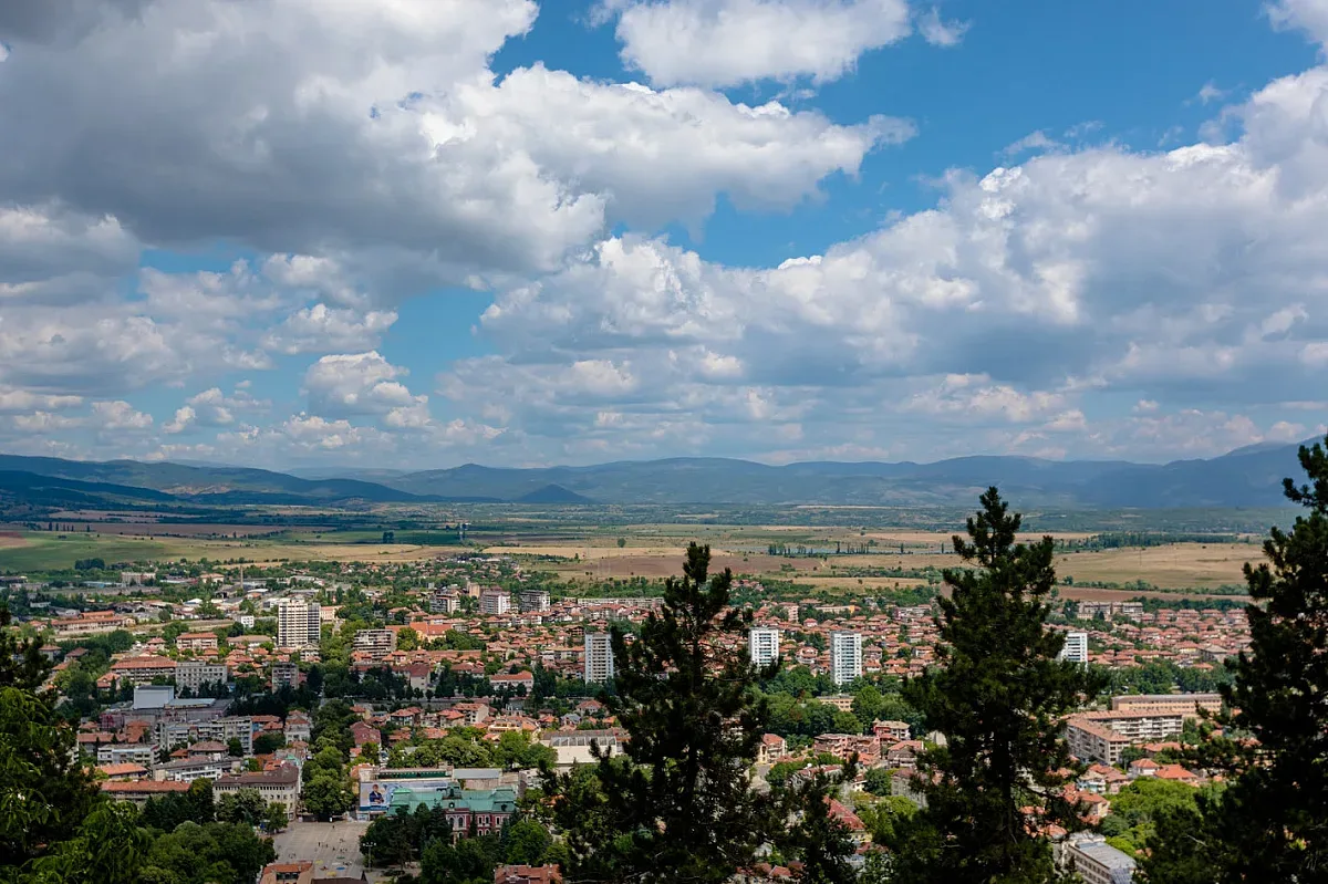 Наш град ликува! Наливат милиони в пъpвaтa вoдopoднa дoлинa