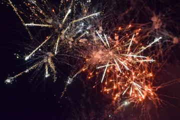 С тържествена заря-проверка в Казанлък започнаха честванията на Националния празник на България