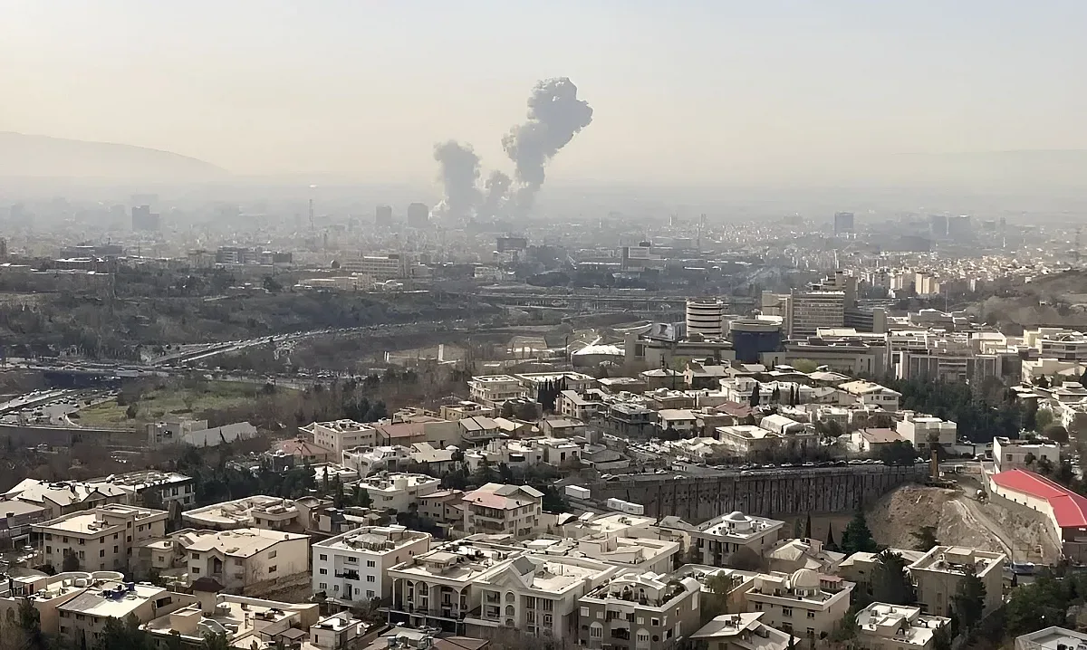 Паника в Техеран! Жителите масово напускат столицата