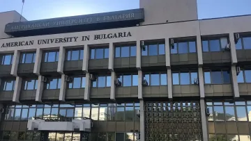 Страшна трагедия в престижен наш университет. Летят линейки и полиция