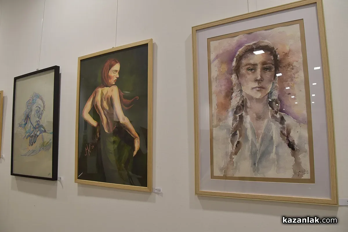 Традиционната изложба “Женското начало“ представи красота, талант и вдъхновение в Казанлък