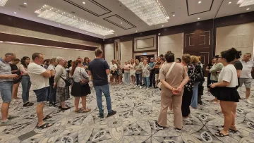 Скандал. Извозиха кифли и политици от Дубай за сметка на хората