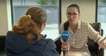 Майката на близнаците иска да си ги вземе, но е крайно бедна 