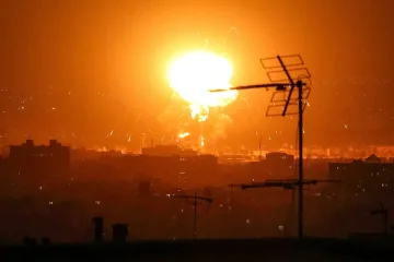 Адът в Техеран продължава след ударите по петролни бази