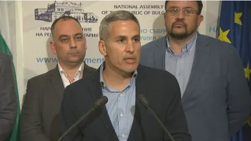 Чистката продължава! Гюров уволни и зам.-областни управители