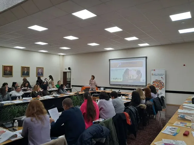 Начални учители в Бургас помагат на децата да учат чрез емоциите си