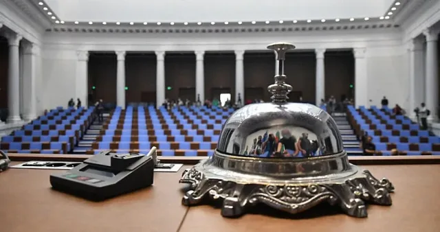 Извънредно заседание на парламента заради цените на горивата