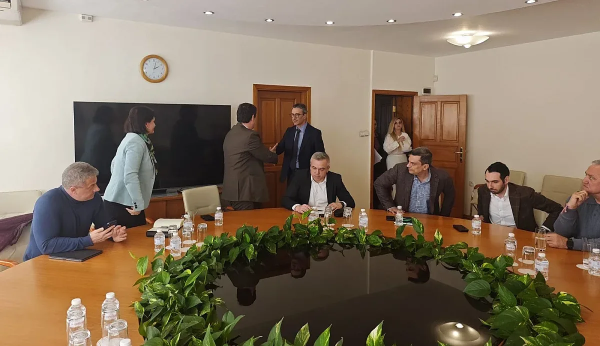 Трайков събра петролния сектор заради цените на горивата