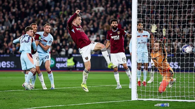 Уест Хям оцеля срещу Брентфорд и е на четвъртфинал за ФА Къп