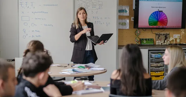 Търсят се 1000 учители