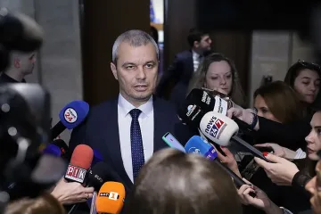 "Възраждане" обяви водачите си на листи. Две рокади