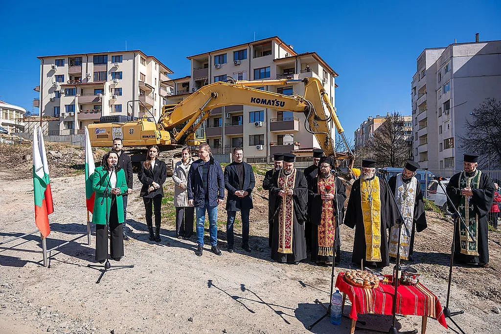 Кметът Живко Тодоров даде начало на строителството на новата детска градина „Мечта“   