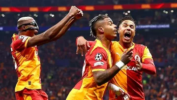 Победа за Галатасарай край Босфора, отменен гол за Ливърпул