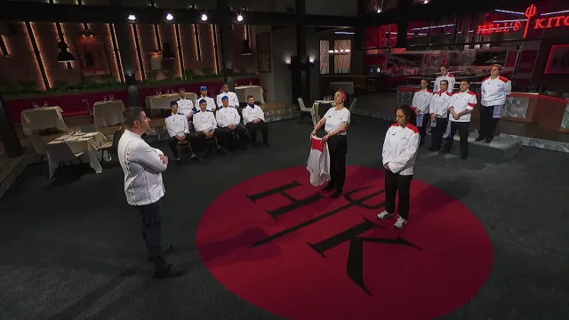 Шеф Ангелов в шок! Участник сам напусна "Хелс китчън"