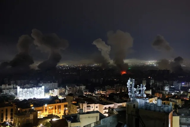 "Хизбула" обстрелва Израел, нови удари разтърсиха Бейрут