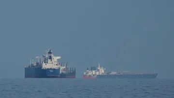 Ирански катери подпалиха танкери в Персийския залив