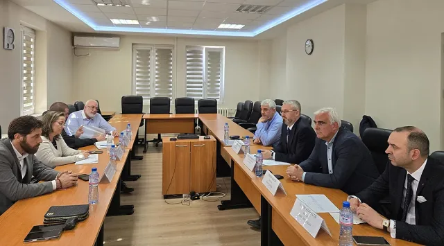 БАБХ и общините в Кюстендилско с мерки срещу животни на пътя