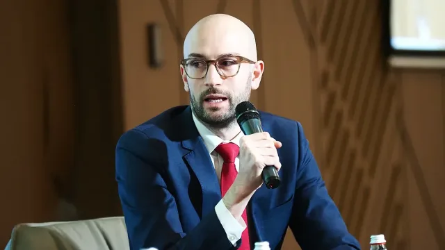 Вдигат заплати! Радост в пощите, влакове и рейсове