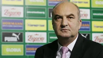 Топ съдия изнесе семинар има ли дузпа за Левски