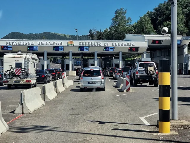 Камиони се струпват на „Капитан Андреево“