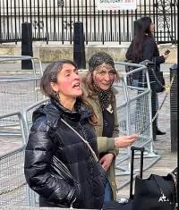 Цял Лондон гледа Вяра и Надежда от "Биг брадър" - в окаяно състояние са (видео)