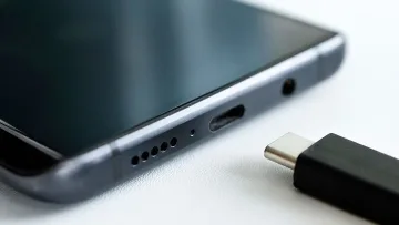 USB-C отива в миналото. ЕС тръгва към нова ера за смартфоните