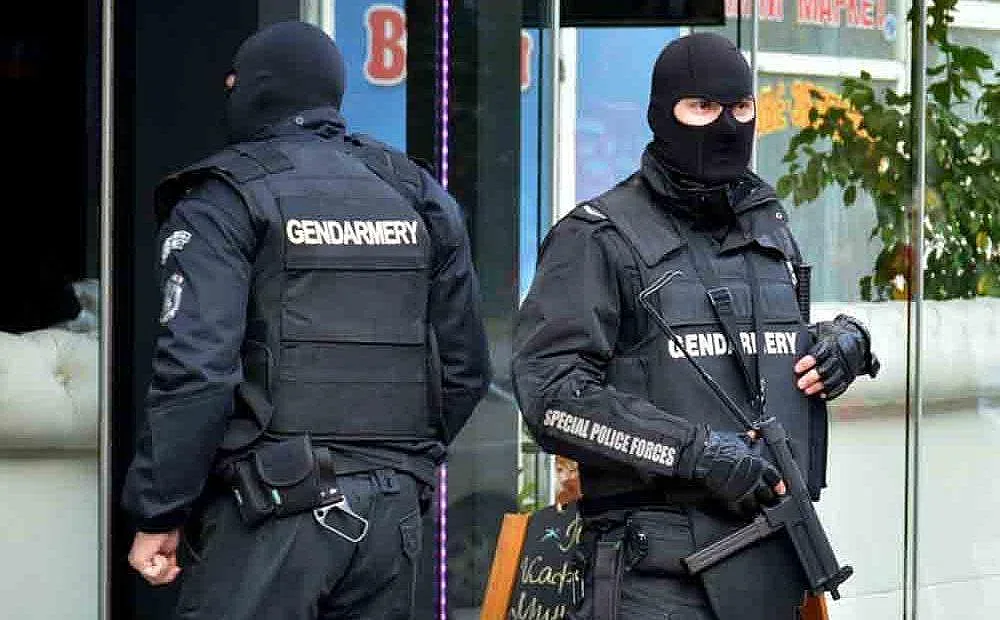 Три града почерняха от полиция. Причината