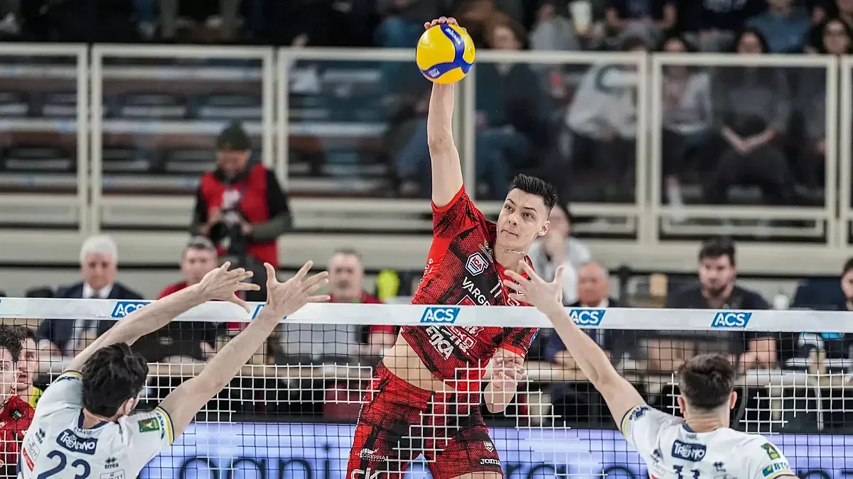 Николов разби Трентино и прати Лубе в полуфиналите