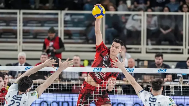 Николов разби Трентино и прати Лубе в полуфиналите