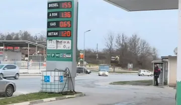 Ценови шок на колонките за бензин! Войната вече се усеща и у нас