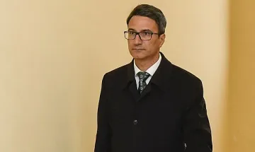 На старта на изборите! Министър прави нова партия