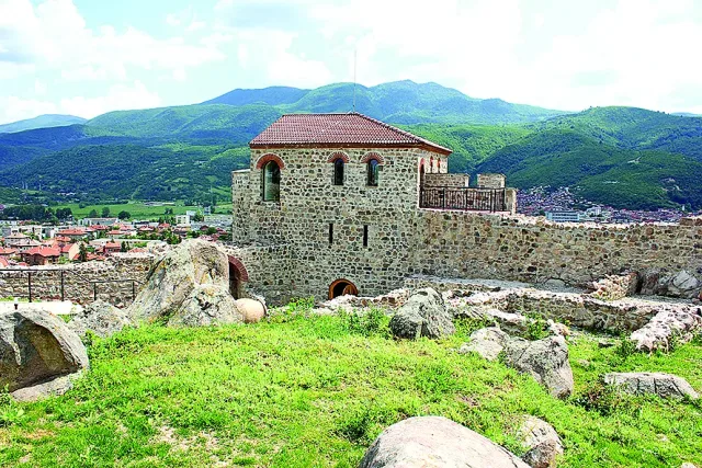 Пламъкът на Априлци! Пещера и новата пролет на въстанието