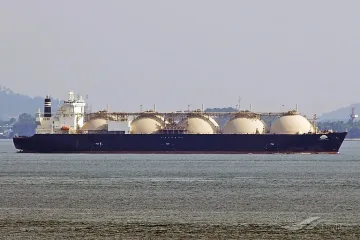 Танкер успя да премине Ормузкия проток. Проби с тактиката "зомби кораб"