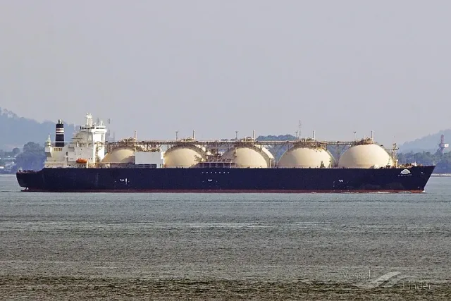 Танкер успя да премине Ормузкия проток. Проби с тактиката "зомби кораб"