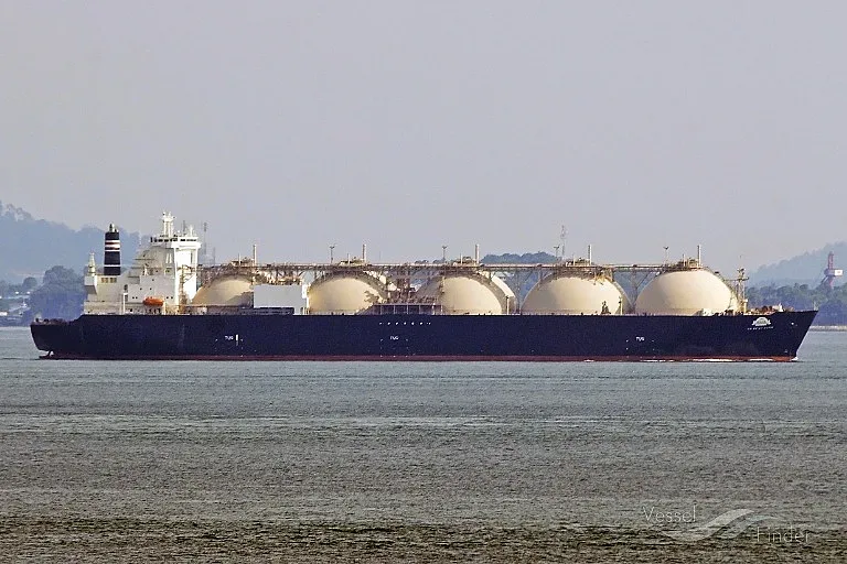 Танкер успя да премине Ормузкия проток. Проби с тактиката "зомби кораб"