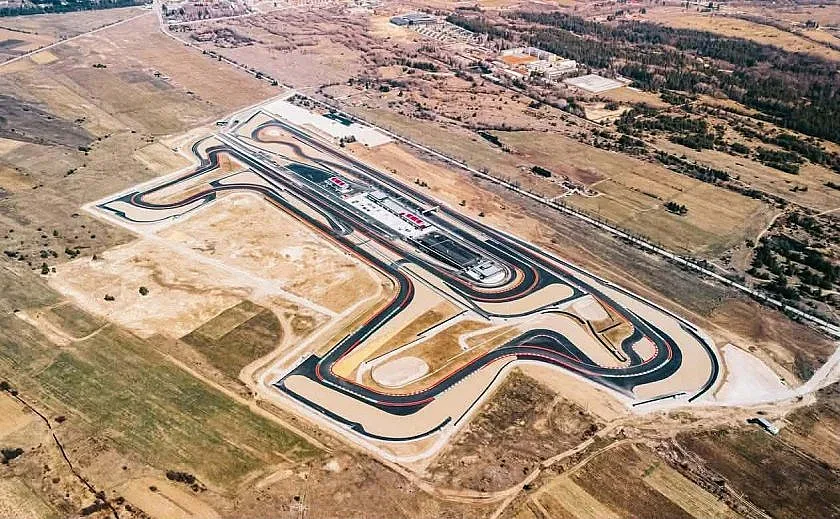 Наше село става златно. Най-голямата писта на Балканите