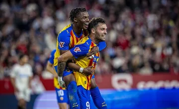 Севиля затъва след загуба от Валенсия и остава близо до дъното