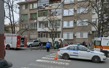 Тежък удар на кръстовище в Стара Загора! Жена зад волана рани пешеходец