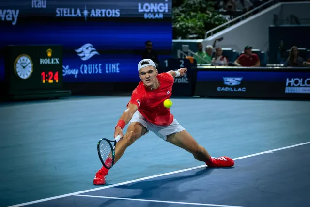 Драма в Маями! Меншик оцеля, фаворити отпадат един след друг