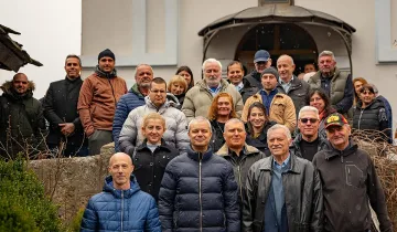 "Възраждане" с молебен за мир в България в Гложенския манастир 