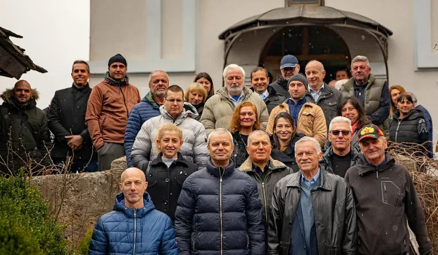 "Възраждане" с молебен за мир в България в Гложенския манастир 