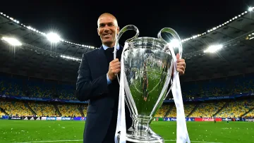 Зизу става треньор на петлите 