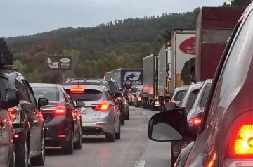 Протест на пътната помощ блокира магистрала Тракия до София