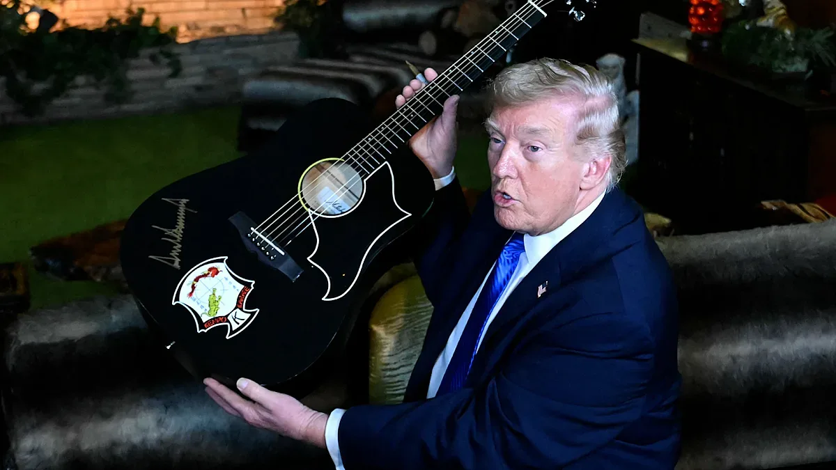 Тръмп отдаде почит на Елвис в Грейсланд по време на визита в Мемфис