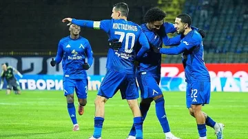 Изненада. Капитанът на Левски спира с футбола