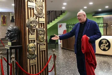 Три легенди на театъра с маски в Сатирата