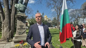 Костадинов във Варна: Паметта на граф Игнатиев не трябва да бъде поругавана