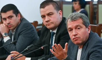 ИТН притисна Дечев за чистката. Свиква парламента