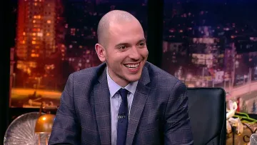 Цитиридис се завръща, но на улицата. Раздава пари