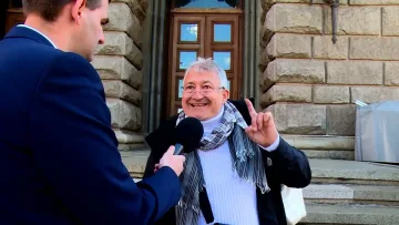 Мераклия за депутат сложи корона от тръни. Една водеща онемя (СНИМКА)